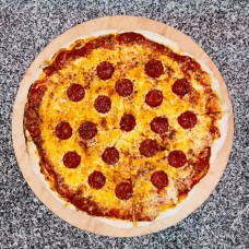 Salami pizza 32 cm